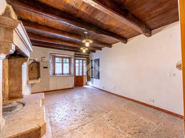 Rustico in vendita a Sant'anna D'alfaedo, Veneto