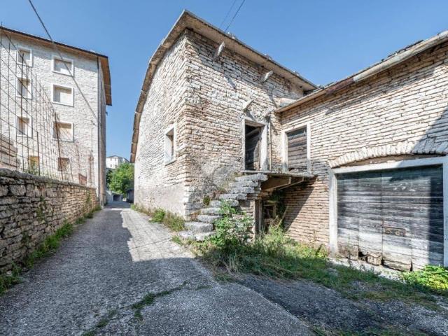 Rustico in vendita a Sant'anna D'alfaedo, Veneto