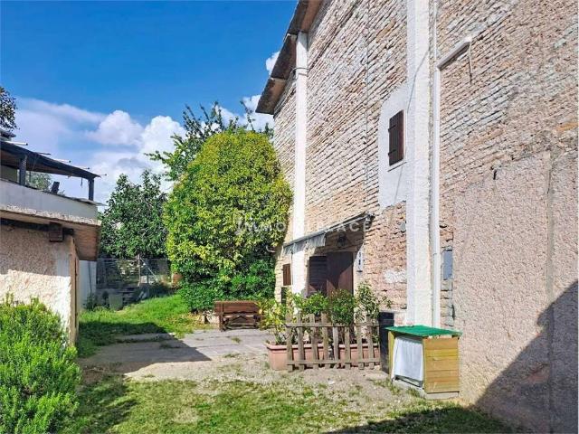 Rustico in vendita a Sant'anna D'alfaedo, Veneto