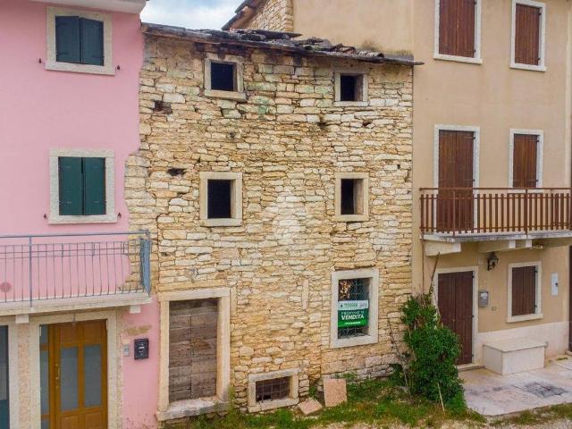 Rustico in vendita a Sant'anna D'alfaedo, Veneto