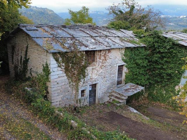 Rustico in vendita a Sant'anna D'alfaedo, Veneto