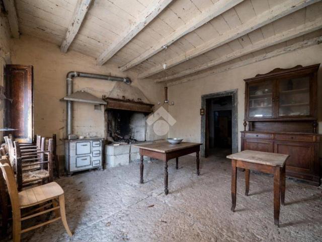 Rustico in vendita a Sant'anna D'alfaedo, Veneto