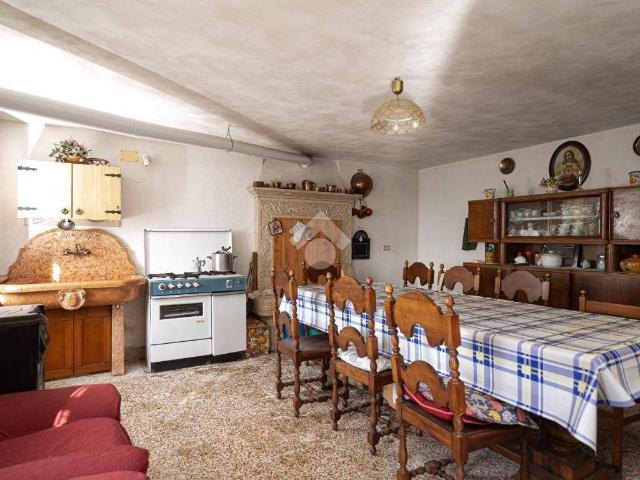 Rustico in vendita a Sant'anna D'alfaedo, Veneto