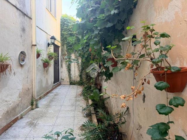 Rustico in vendita a San Lorenzo, Sant'Egidio del Monte Albino