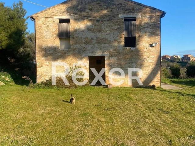 Rustico in vendita a Cascinare, Sant'Elpidio a Mare