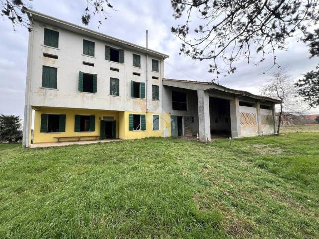 Villa Indipendente in vendita a San Stino di Livenza, Veneto