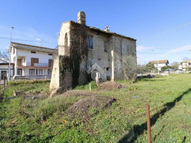 Rustico in vendita a Unione dei Comuni della Val Vibrata, Sant'omero