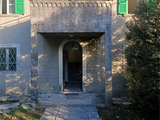 Rustico in vendita a Sant'omobono Imagna, Lombardia