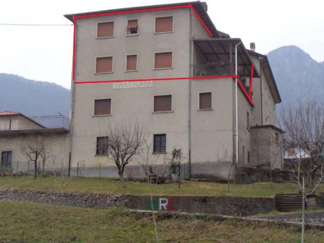 Rustico in vendita a Sant'omobono Imagna, Lombardia