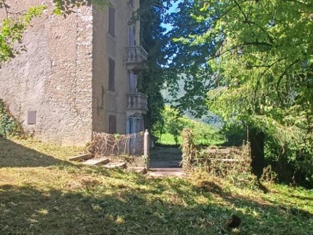 Rustico in vendita a Sant'omobono Imagna, Lombardia