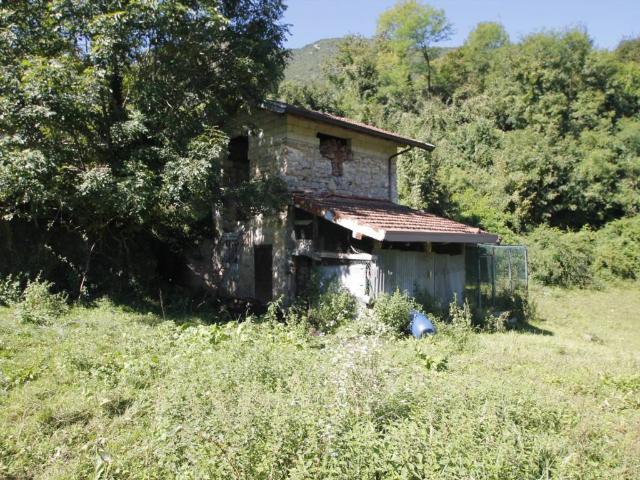 Rustico in vendita a Sant'omobono Imagna, Lombardia