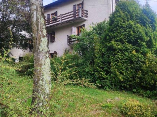 Rustico in vendita a Sant'omobono Imagna, Lombardia