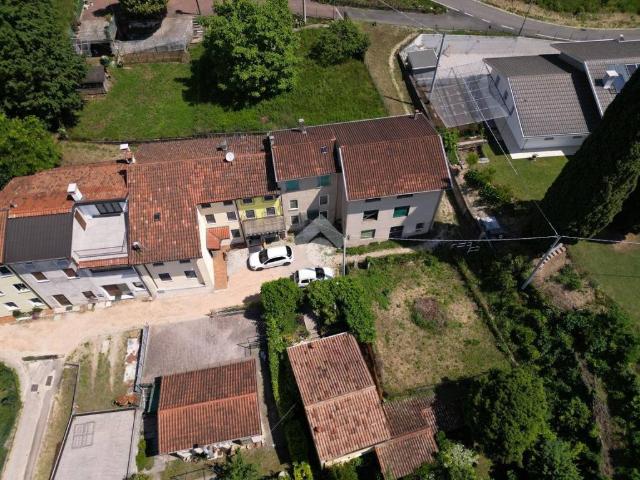 Rustico in vendita a Santorso, Veneto