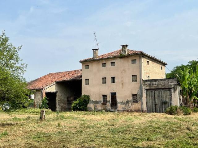 Rustico in vendita a Sarego, Veneto