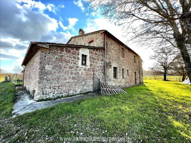 Rustico in vendita a Sarteano, Siena