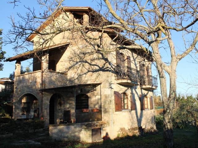 Rustico in vendita a Sarteano, Toscana