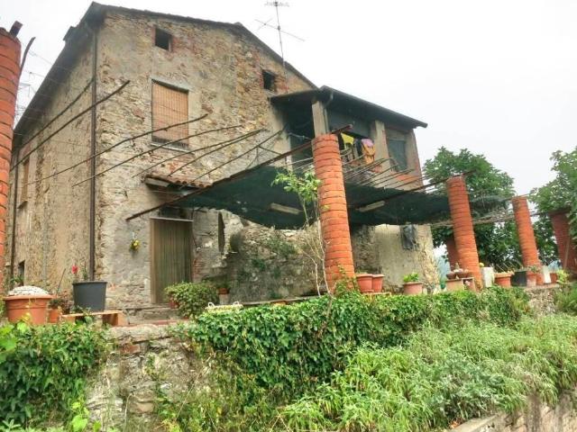 Rustico in vendita a Sarzana, La Spezia