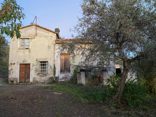 Rustico in vendita a Unione di comuni Montana Lunigiana, Sarzana