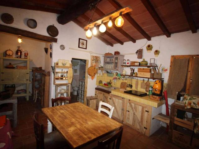 Rustico in vendita a Sassetta, Toscana
