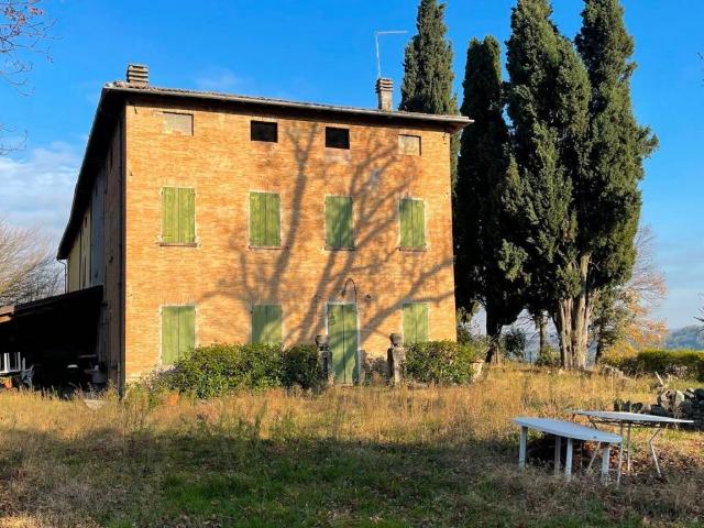 Rustico in vendita a Unione dei comuni del Distretto Ceramico, Sassuolo