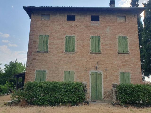 Rustico in vendita a Unione dei comuni del Distretto Ceramico, Sassuolo