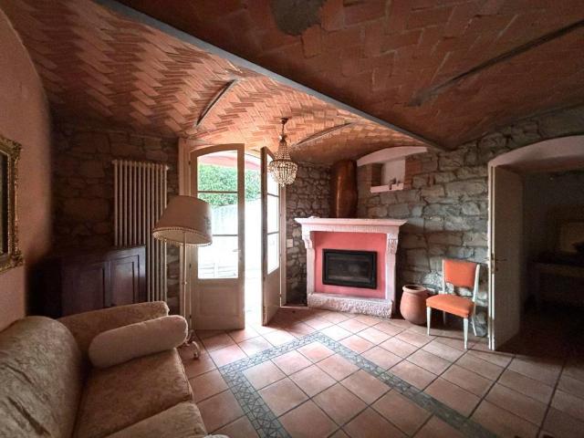 Rustico in vendita a Unione dei comuni del Distretto Ceramico, Sassuolo