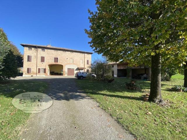 Rustico in vendita a Unione dei comuni del Distretto Ceramico, Sassuolo
