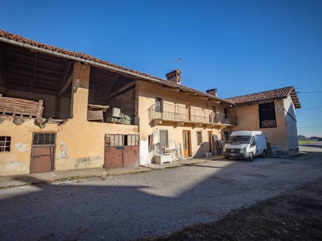 Rustico in vendita a Levaldigi, Savigliano