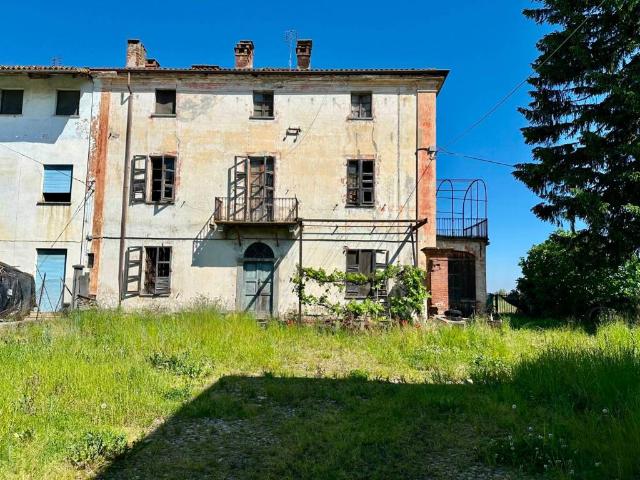 Rustico in vendita a San Salvatore, Piemonte