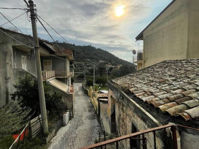 Rustico in vendita a Casalvecchio Siculo, Sicilia