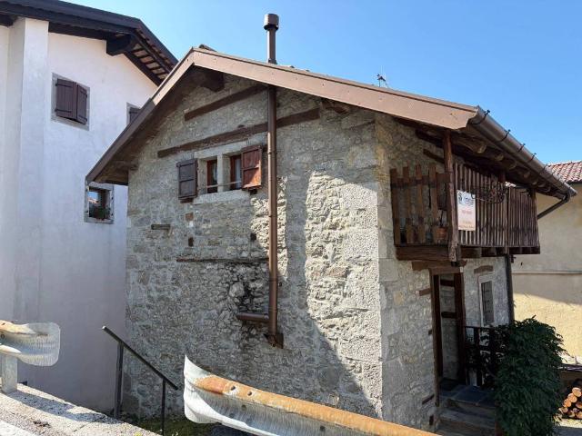 Rustico in vendita a Savogna, Friuli-Venezia Giulia