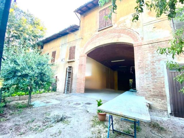 Rustico in vendita a Tresinaro - Secchia, Re
