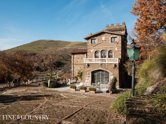 Rustico in vendita a Scandriglia, Lazio