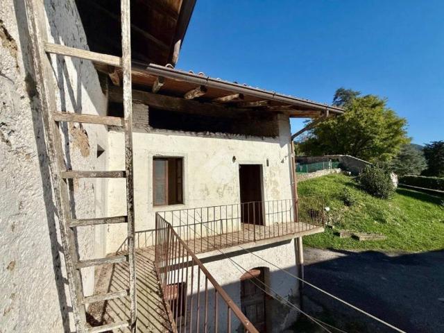 Rustico in vendita a Rosciate, Scanzorosciate