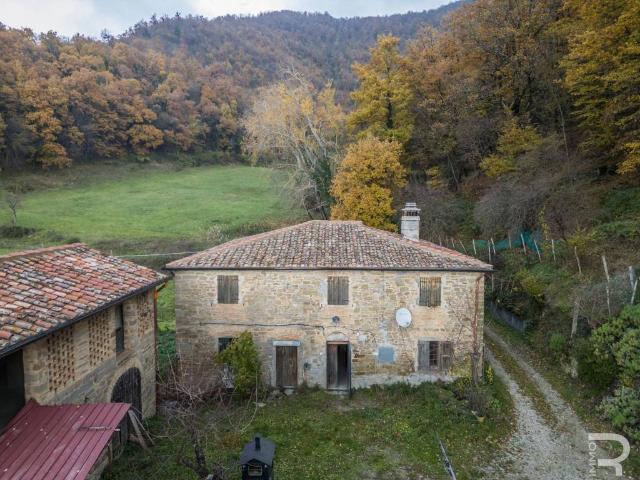 Rustico in vendita a Scarperia e San Piero, Scarperia