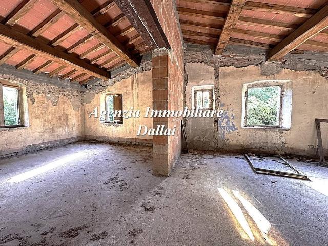 Rustico in vendita a Scarperia e San Piero, Scarperia