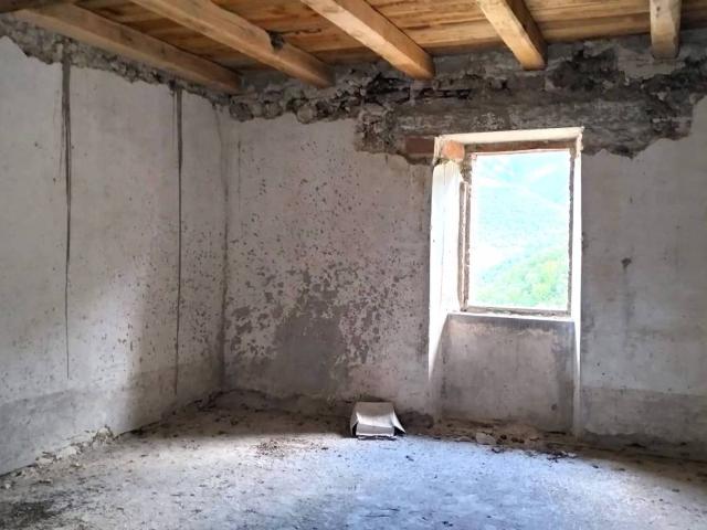 Rustico in vendita a Scheggino, Umbria