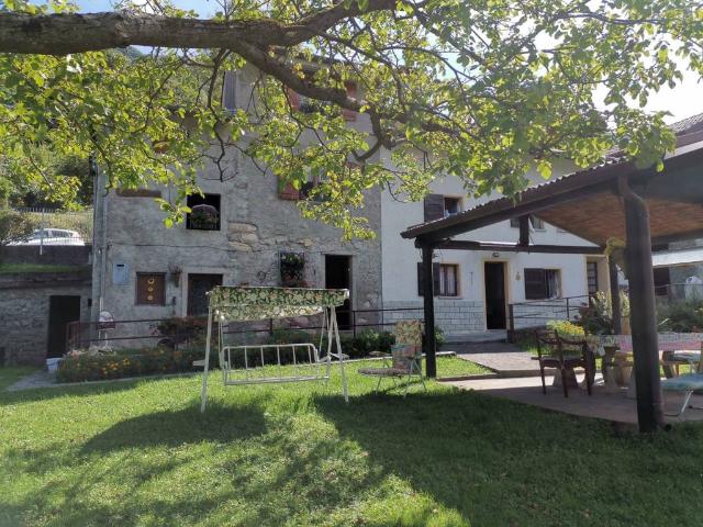 Rustico in vendita a Schignano, Lombardia