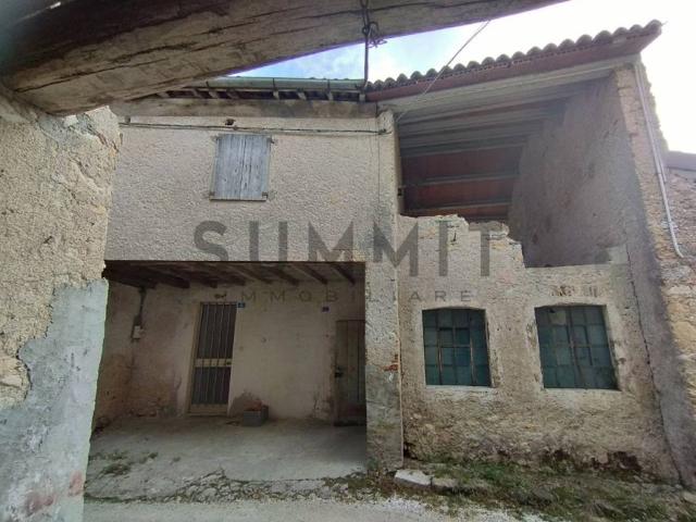 Rustico in vendita a Schio, Veneto
