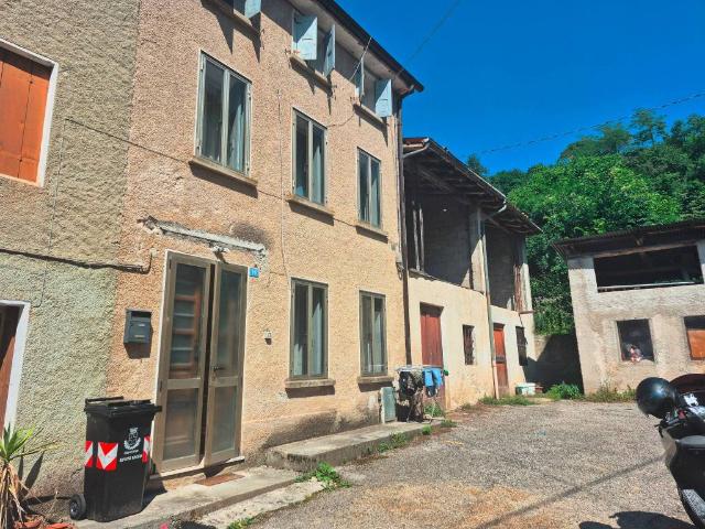 Rustico in vendita a Schio, Veneto