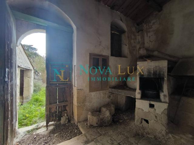 Rustico in vendita a Cava D'aliga, Sicilia