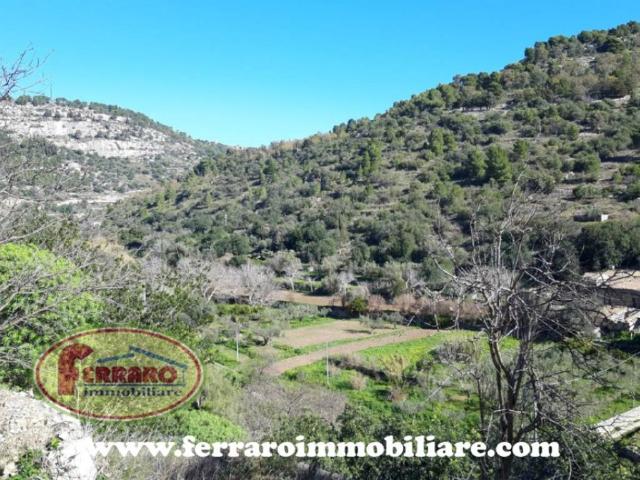 Rustico in vendita a Cava D'aliga, Sicilia