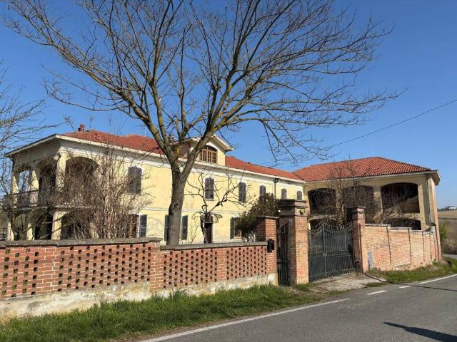 Rustico in vendita a Piemonte, Asti