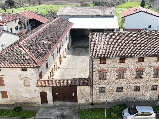 Rustico in vendita a Sedegliano, Friuli-Venezia Giulia