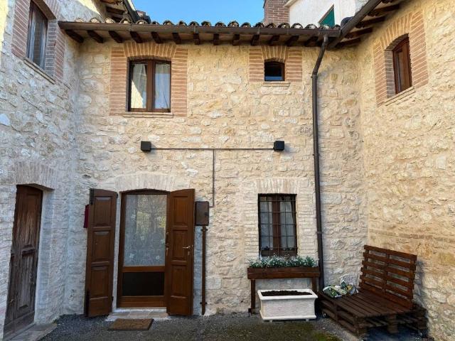 Rustico in vendita a Sellano, Umbria