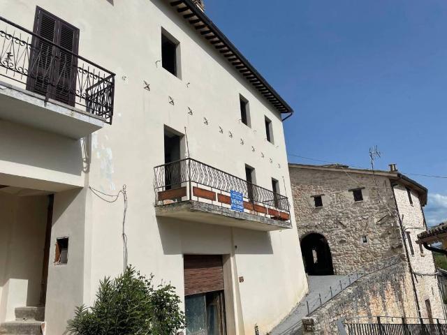 Rustico in vendita a Sellano, Umbria