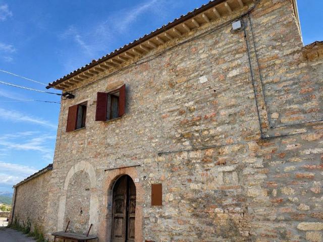 Rustico in vendita a Montalbo, Sellano