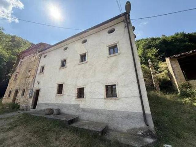 Rustico in vendita a Selva Di Progno, Veneto