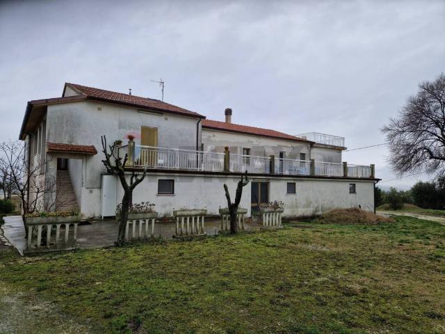 Rustico in vendita a Marche, Ancona