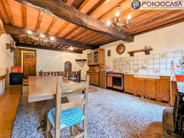 Rustico in vendita a Seravezza, Toscana
